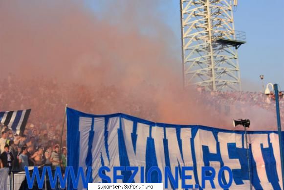 De cand tii cu Craiova ? - am 18 ani si de cand aveam7 ani si mam dus la fc - =|Universitatea Craiova|=